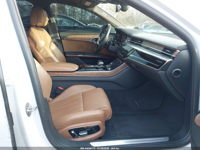 2019 AUDI A8 L WAU8DAF82KN009098 Photo 4