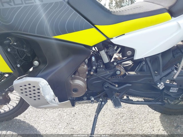 2023 Husqvarna Norden 901 მანქანა იყიდება აუქციონზე, vin: VBKUN6406PM850264, აუქციონის ნომერი: 44244216