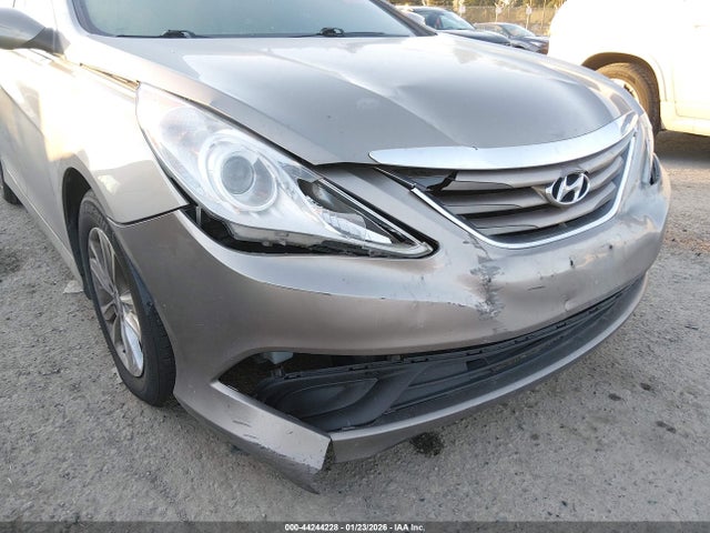 5NPEB4AC1EH934338 Hyundai SONATA GLS