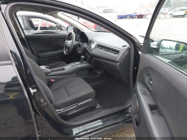 3CZRU6H31JG724008 Honda HR-V LX