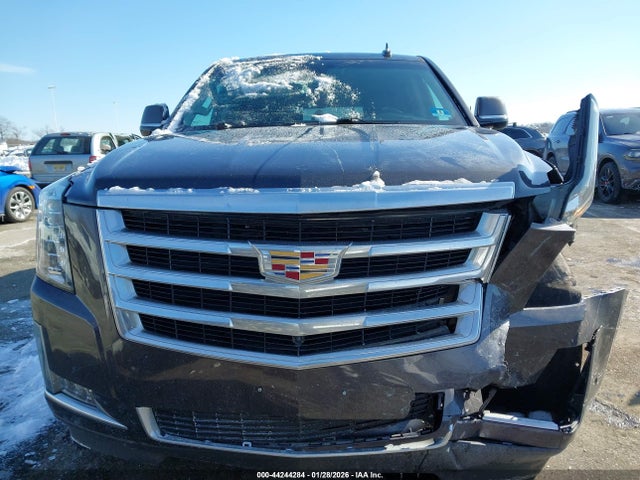 44244284 :رقم المزاد ، 1GYS4HKJ5JR379182 vin ، 2018 Cadillac Escalade Esv Luxury مزاد بيع