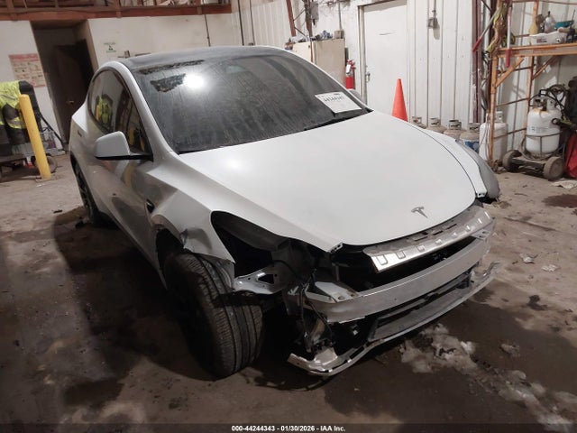 2024 TESLA MODEL Y 7SAYGDEE6RA286459 Photo 0