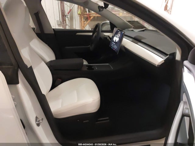 2024 TESLA MODEL Y 7SAYGDEE6RA286459 Photo 4