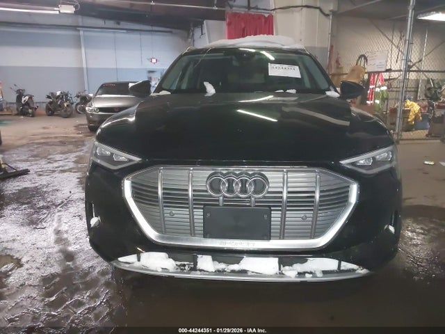 Aukcja sprzedaży 2023 Audi E-tron Premium Quattro, vin: WA1AAAGE3PB004755, numer aukcji: 44244351