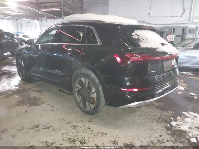 Aukcja sprzedaży 2023 Audi E-tron Premium Quattro, vin: WA1AAAGE3PB004755, numer aukcji: 44244351