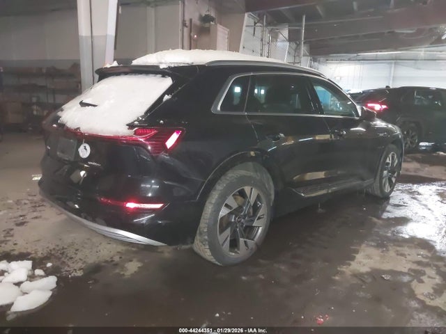Aukcja sprzedaży 2023 Audi E-tron Premium Quattro, vin: WA1AAAGE3PB004755, numer aukcji: 44244351