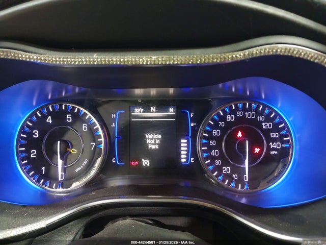 44244581 :رقم المزاد ، 1C3CCCFBXGN194181 vin ، 2016 Chrysler 200 Touring مزاد بيع