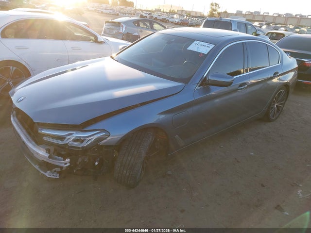 2021 BMW 530E WBA13AG04MCG37632 Photo 1