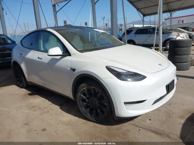 2023 TESLA MODEL Y 7SAYGAEEXPF800652 Photo 0