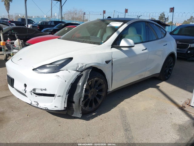 2023 TESLA MODEL Y 7SAYGAEEXPF800652 Photo 1