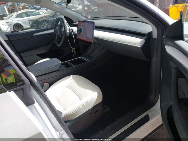 2023 TESLA MODEL Y 7SAYGAEEXPF800652 Photo 4