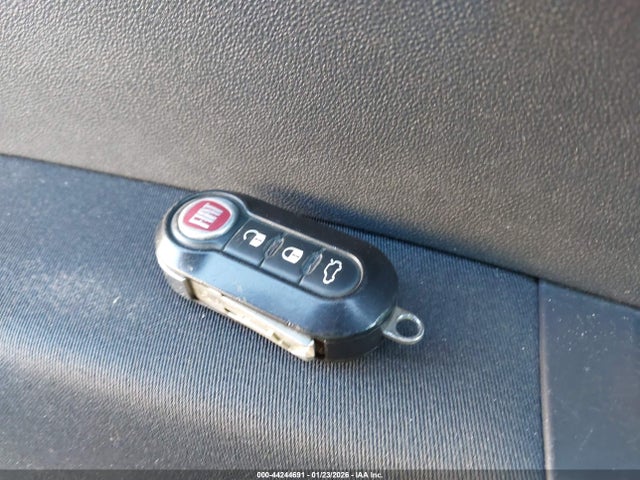 2015 FIAT 500 3C3CFFAR2FT550313 Photo 10