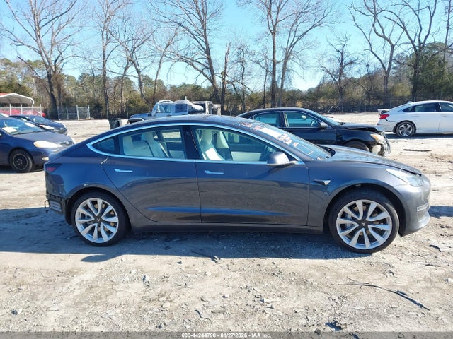 Tesla Model 3 Long Range/mid Range 2018 5YJ3E1EA6JF155984 Image 13