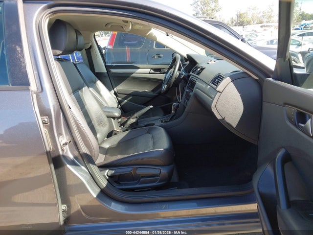 Volkswagen Passat 1.8t Wolfsburg Edition 2014 1VWAT7A32EC070339 Image 5