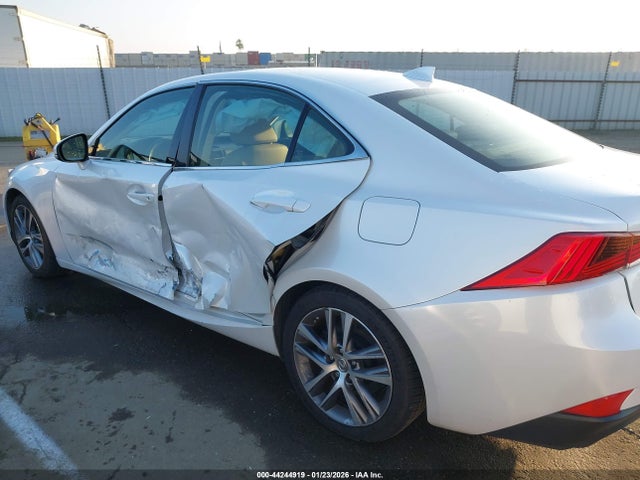 JTHBA1D27K5085656 Lexus IS 300