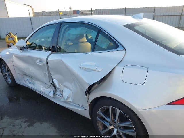 Lexus IS 300 2019 JTHBA1D27K5085656 Image 17