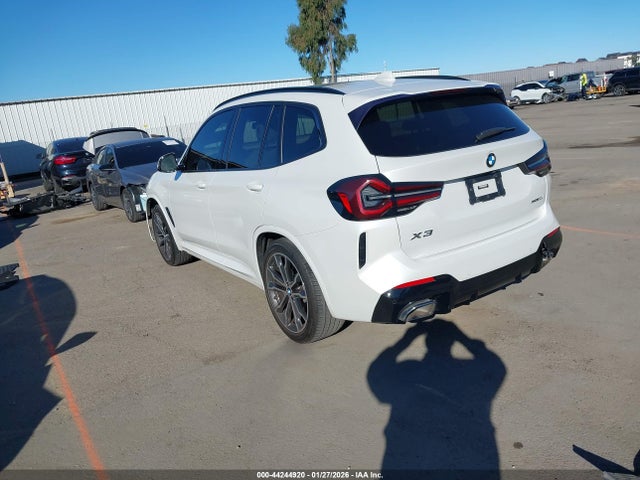 2022 BMW X3 5UX53DP07N9M03792 Photo 2