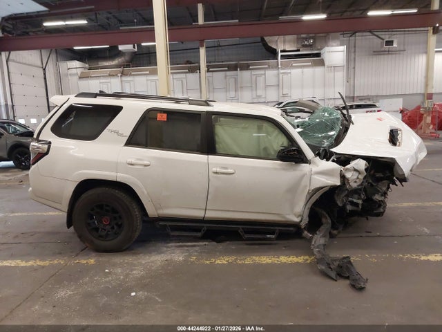 44244922 :رقم المزاد ، JTEPU5JR5R6238834 vin ، 2024 Toyota 4runner Trd Off Road مزاد بيع