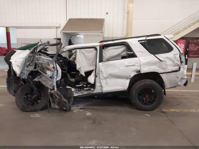 44244922 :رقم المزاد ، JTEPU5JR5R6238834 vin ، 2024 Toyota 4runner Trd Off Road مزاد بيع