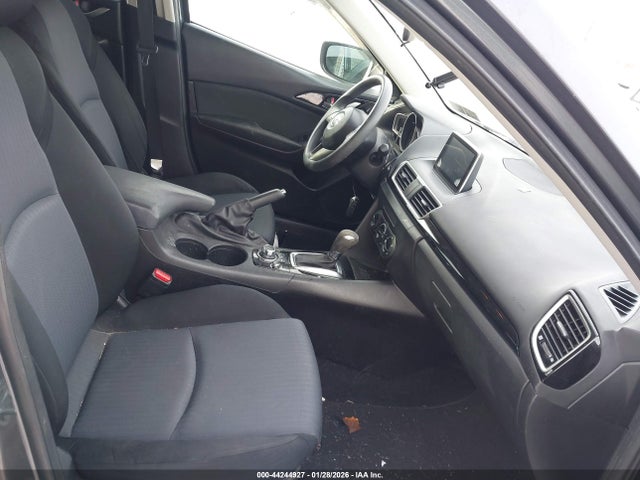 3MZBM1T73GM317996 Mazda Mazda3 I Sport
