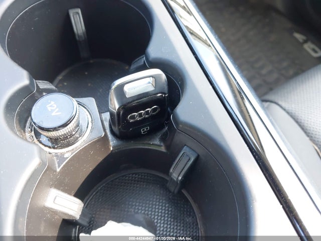 2023 Audi Q7 Prestige 55 Tfsi Quattro Tiptronic მანქანა იყიდება აუქციონზე, vin: WA1VXBF78PD000214, აუქციონის ნომერი: 44244947