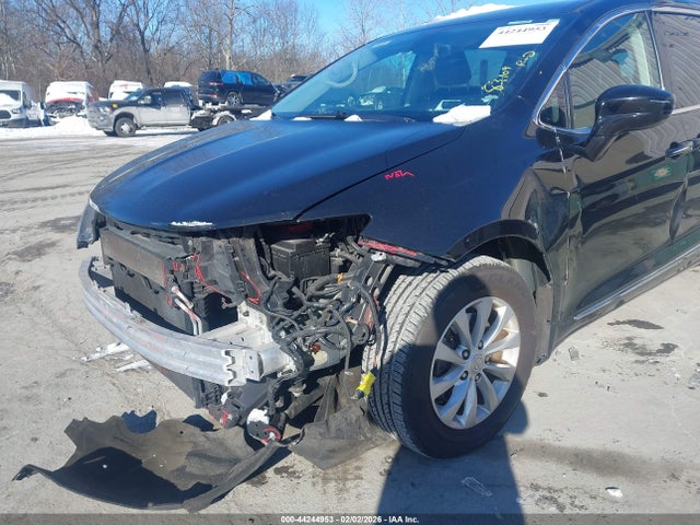 Aukcja sprzedaży 2017 Chrysler Pacifica Touring-l, vin: 2C4RC1BG2HR832004, numer aukcji: 44244953
