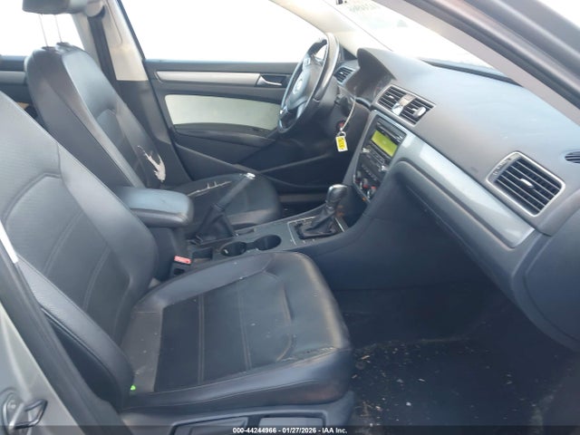44244966 :رقم المزاد ، 1VWAT7A3XEC075028 vin ، 2014 Volkswagen Passat 1.8t Wolfsburg Edition مزاد بيع