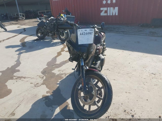 1HD1GS810HC308528 Harley-Davidson FXDLS