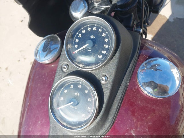 1HD1GS810HC308528 Harley-Davidson FXDLS