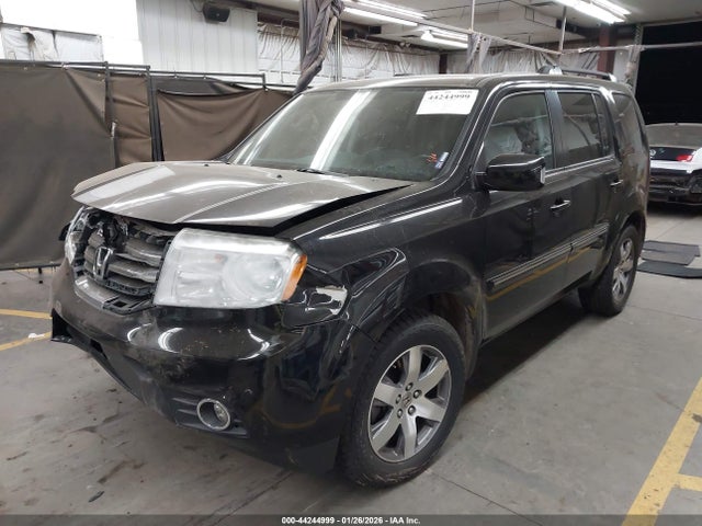 Honda Pilot Touring 2015 5FNYF4H97FB045264 Image 2