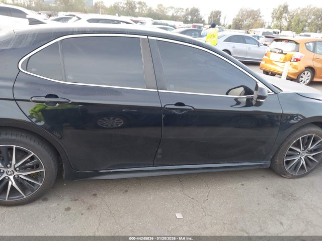 4T1G11AK1NU647231 Toyota CAMRY SE