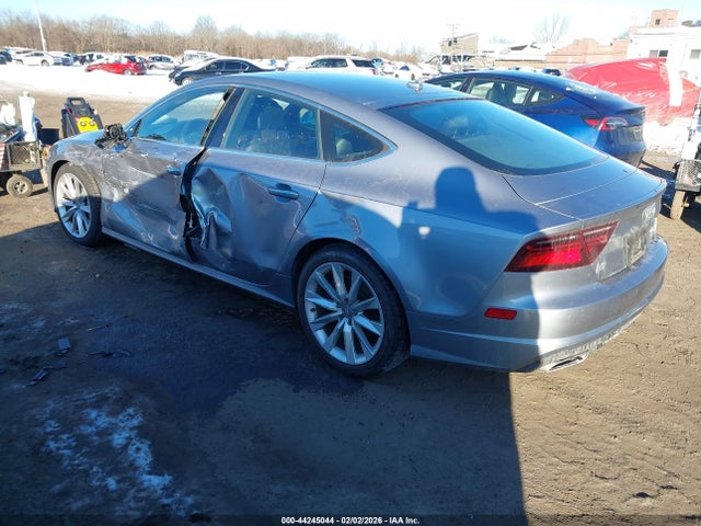 2016 AUDI A7 WAUWGAFC4GN092575 Photo 2