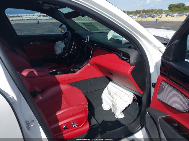 2023 MASERATI GRECALE ZN682AVM5P7429147 Photo 4