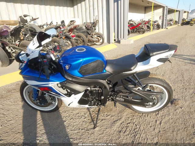 Suzuki GSX-R750 2014 JS1GR7MA2E2102180 Image 13