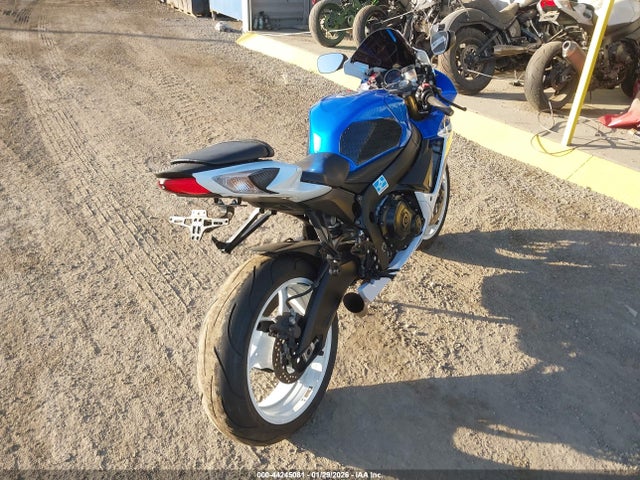 Suzuki GSX-R750 2014 JS1GR7MA2E2102180 Image 4