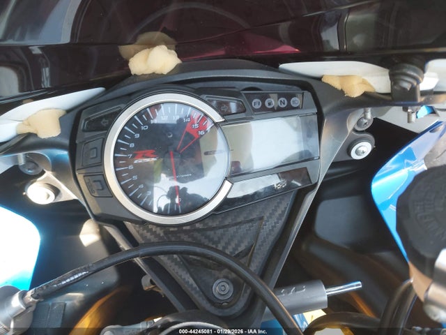 Suzuki GSX-R750 2014 JS1GR7MA2E2102180 Image 7