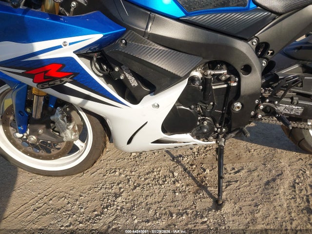 Suzuki GSX-R750 2014 JS1GR7MA2E2102180 Image 9