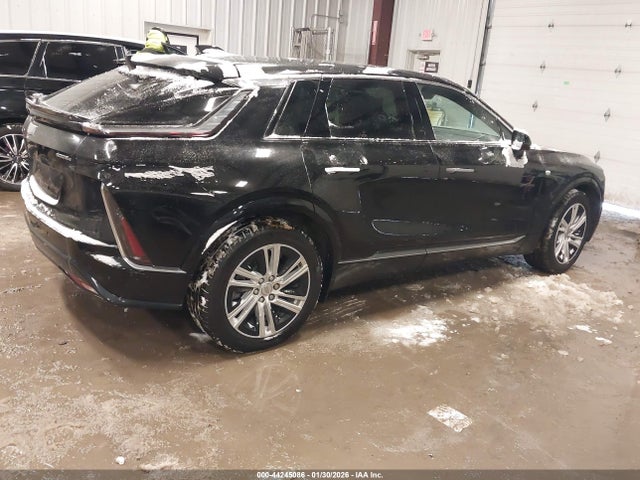 2024 CADILLAC LYRIQ 1GYKPMRL8RZ138638 Photo 3
