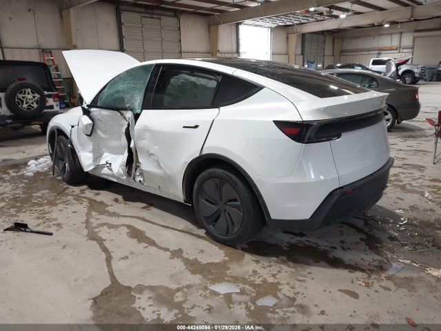 2026 TESLA MODEL Y 7SAYGDED1TA442325 Photo 2