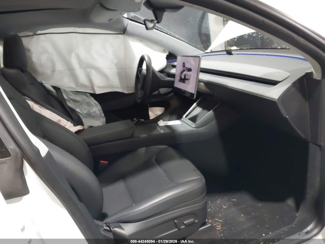 2026 TESLA MODEL Y 7SAYGDED1TA442325 Photo 4
