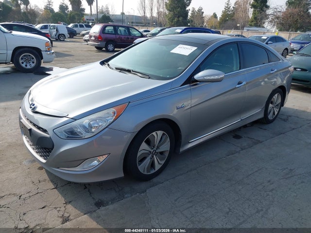 Hyundai Sonata Hybrid Limited 2015 KMHEC4A40FA126086 Image 2