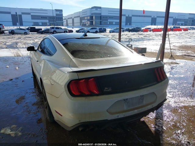 2022 FORD MUSTANG 1FA6P8CF0N5133927 Photo 2