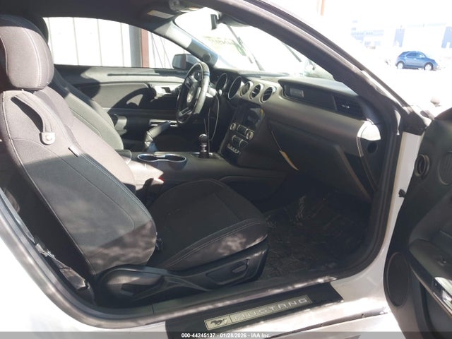 2022 FORD MUSTANG 1FA6P8CF0N5133927 Photo 4