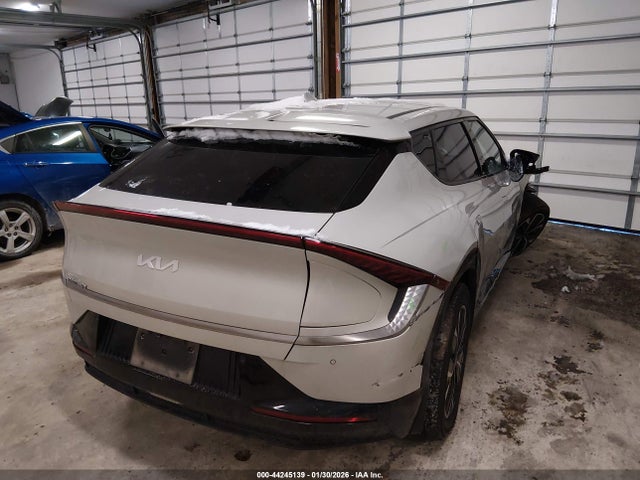 KIA Ev6 Wind 2023 KNDC3DLC4P5105087 Image 4