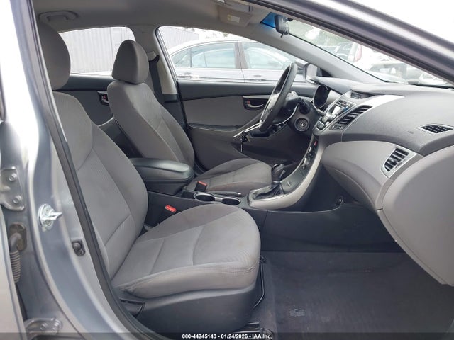 5NPDH4AE4GH728509 Hyundai ELANTRA SE