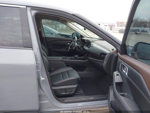 2021 NISSAN ROGUE 5N1AT3CB4MC786931 Photo 4