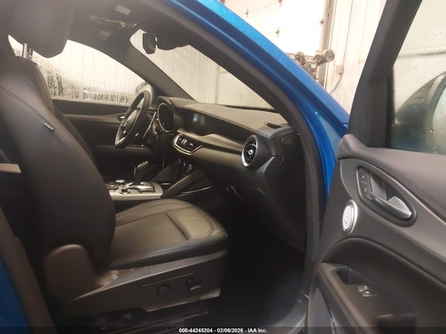 44245204 :رقم المزاد ، ZASPAKAN8S7D96715 vin ، 2025 Alfa Romeo Stelvio Sprint Awd مزاد بيع