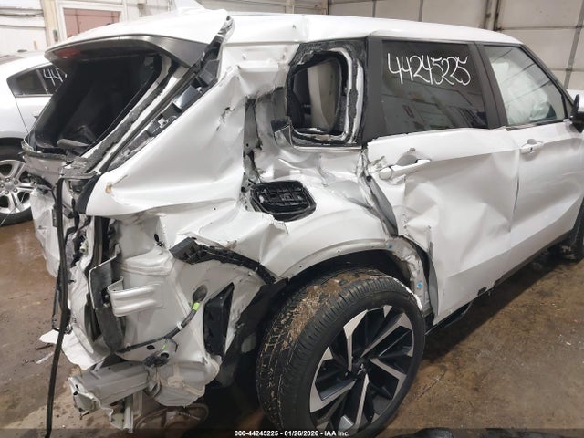 Продаж на аукціоні авто 2023 Mitsubishi Outlander Se 2.5 S-awc, vin: JA4J4UA83PZ051111, номер лоту: 44245225