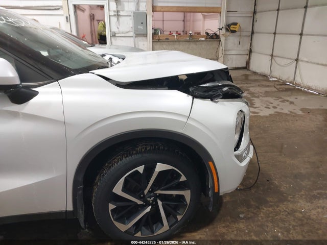 Продаж на аукціоні авто 2023 Mitsubishi Outlander Se 2.5 S-awc, vin: JA4J4UA83PZ051111, номер лоту: 44245225