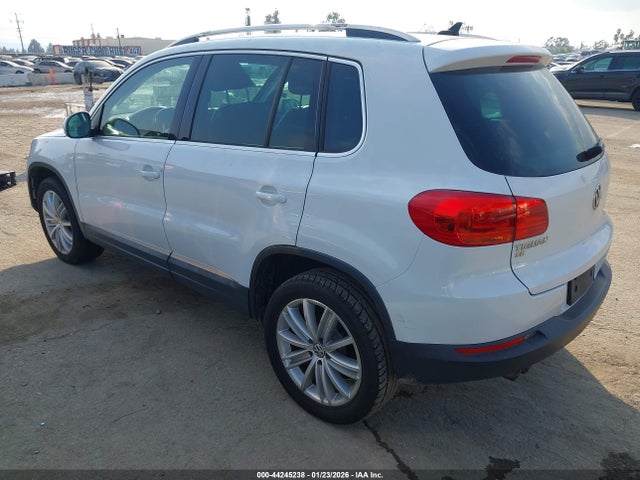 WVGBV7AX3GW584010 Volkswagen TIGUAN SE